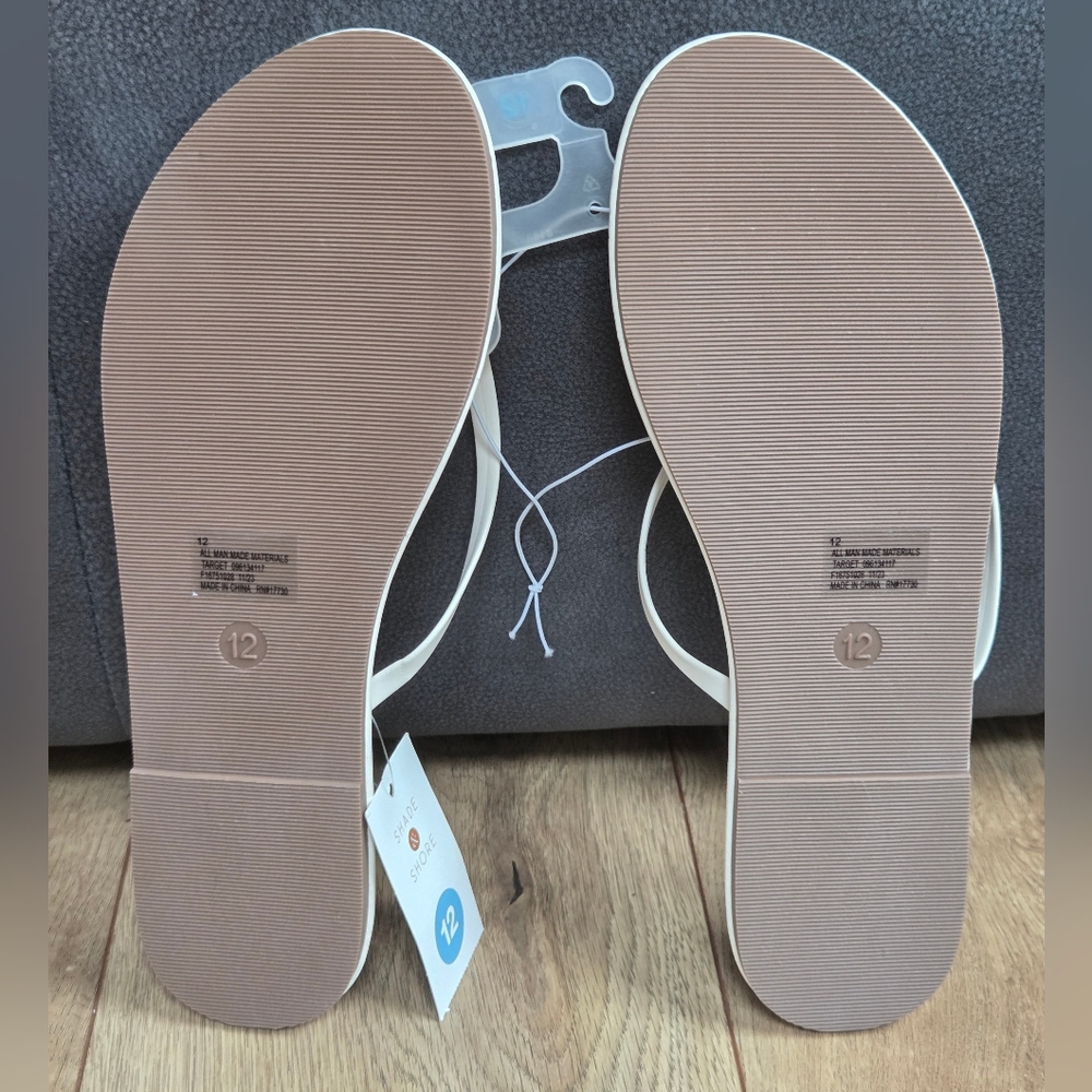 Shade & Shore Women's Cream Cali Flip Flop Sandals Size: 12 - Picture 6 of 7